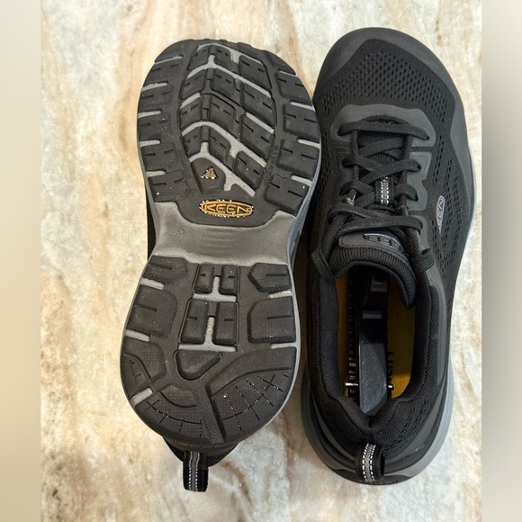 Men’s KEEN Sparta II Work shoes- aluminum toe. Size 9W - Picture 11 of 11